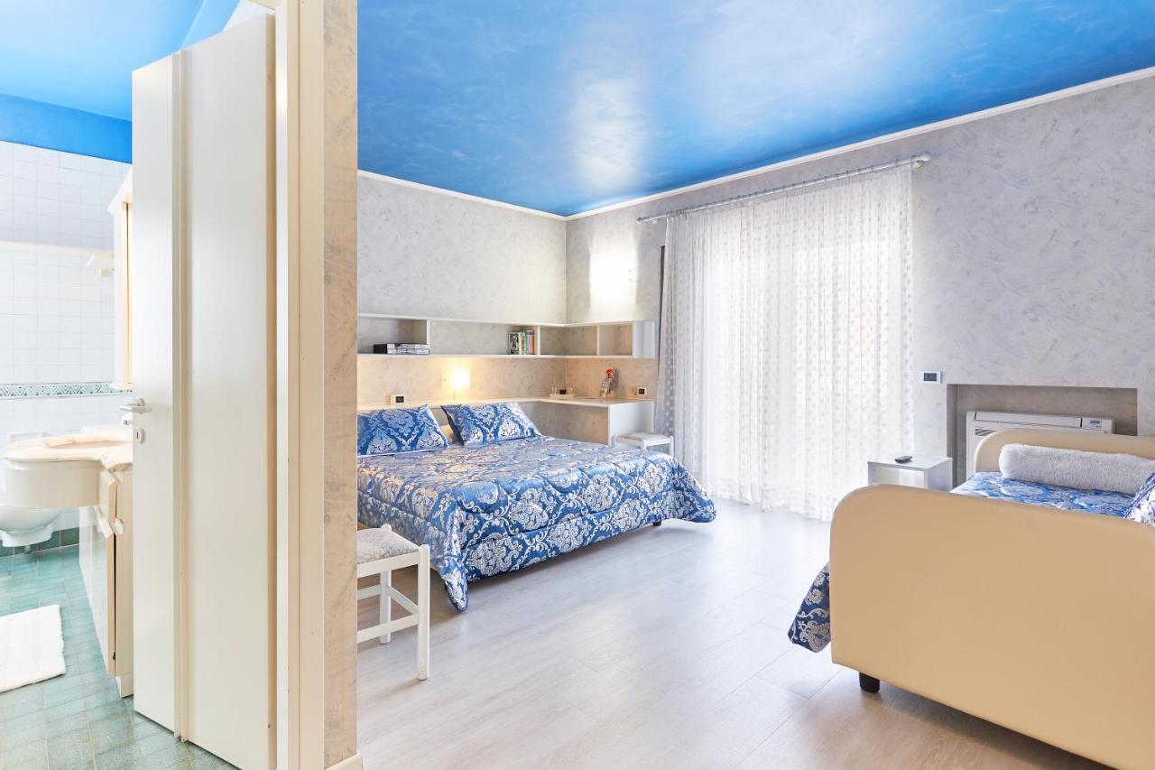 Hotel Villa Lilla Desenzano del Garda Luaran gambar