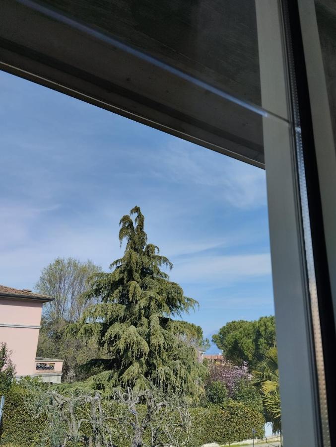 Hotel Villa Lilla Desenzano del Garda Luaran gambar