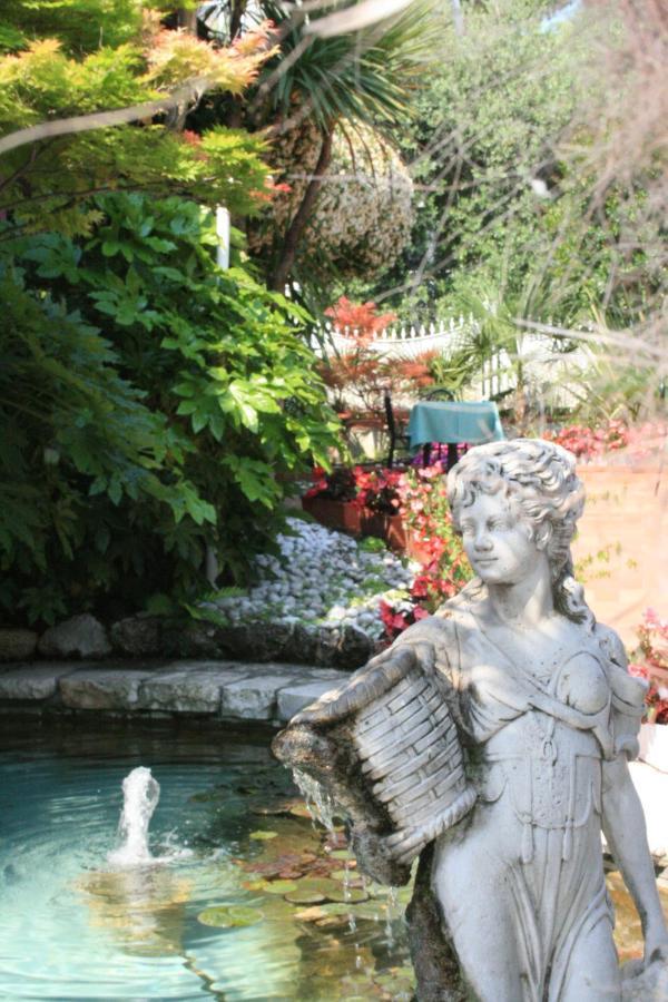 Hotel Villa Lilla Desenzano del Garda Luaran gambar