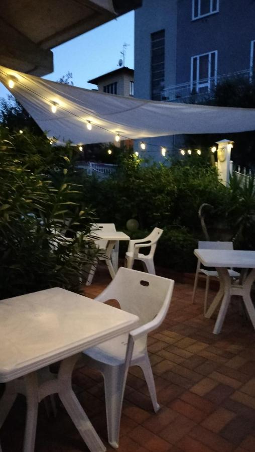 Hotel Villa Lilla Desenzano del Garda Luaran gambar
