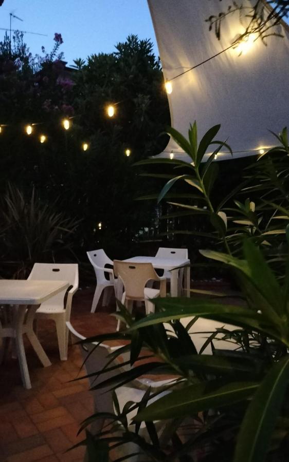 Hotel Villa Lilla Desenzano del Garda Luaran gambar